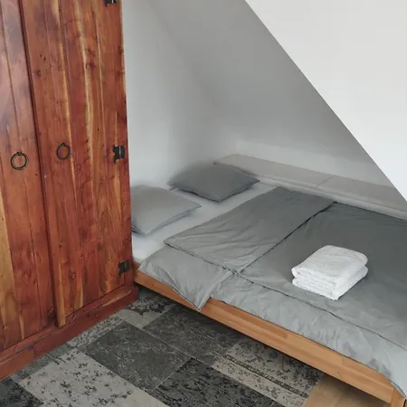 Attic Catnip * Pozsony